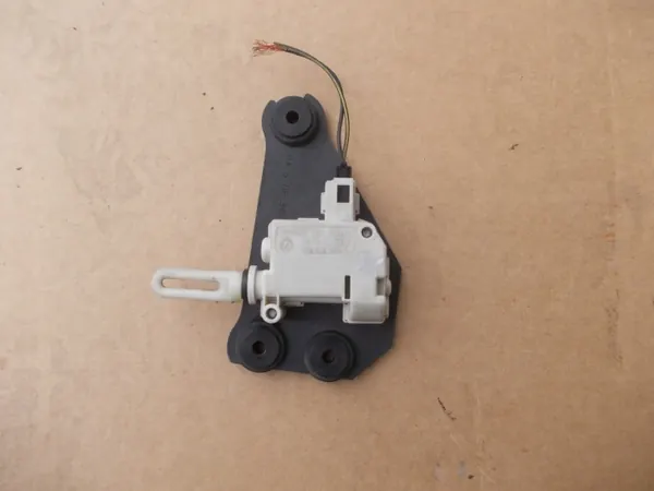 Opel OE ap1 achterklepslotactuator voor Meriva A image 2