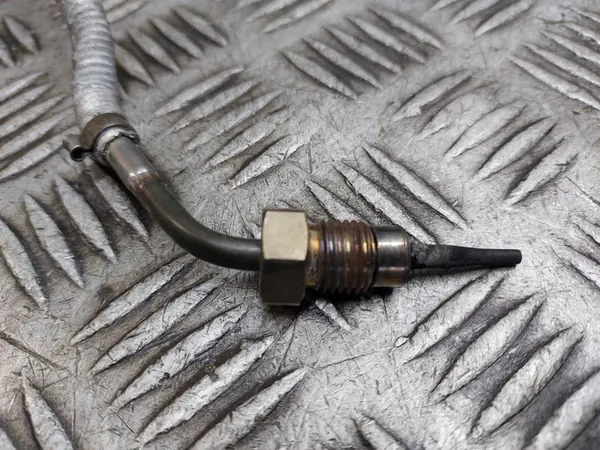 Pakokaasulämpötilasensori Passat B8 Lift OEM 04L919529D image 2