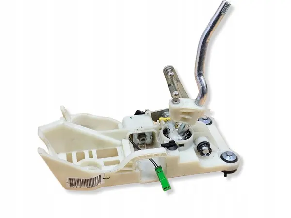 Volvo V40 Versnellingspook OEM 31256961 Handmatig Gebruikt image 2
