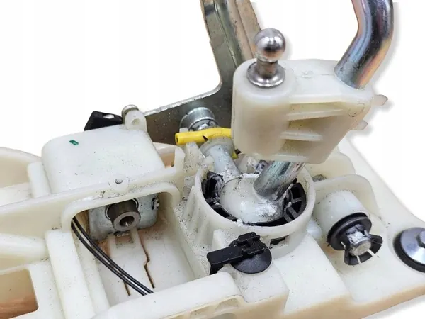 Volvo V40 Versnellingspook OEM 31256961 Handmatig Gebruikt image 3