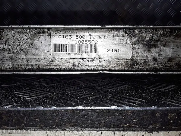 MERCEDES ML W163 2.7 Koelradiator A1635001004 image 6