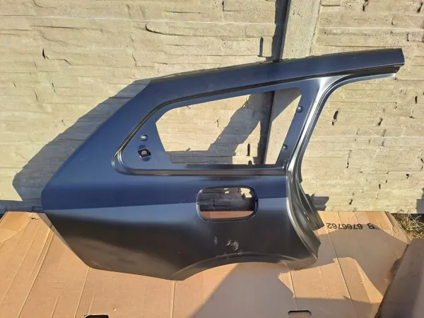 Garde-boue arrière droit Volvo V90 OEM 31675858 image 2