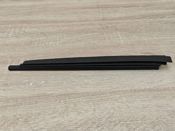 OEM 8D9877782A Oikea kattoluukun kiskon kansi Audi A5 image 2