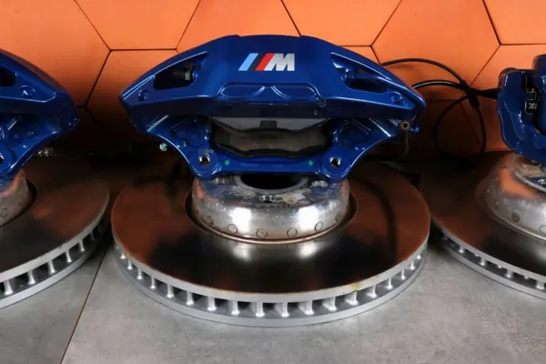 Système de freinage BMW M-Package OEM 6891273 image 4