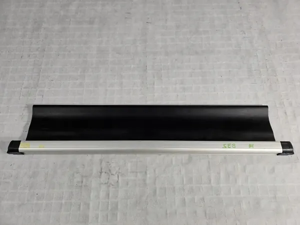 Skoda Octavia III Laderaumnetz OEM 5E9861335A image 7