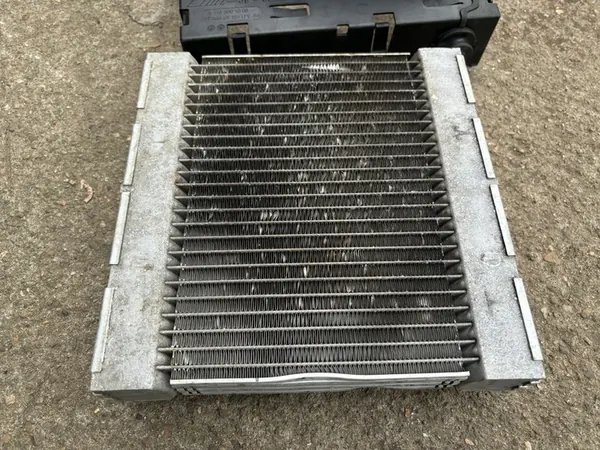 Vattensradiator Mercedes AMG A0995003203 image 4