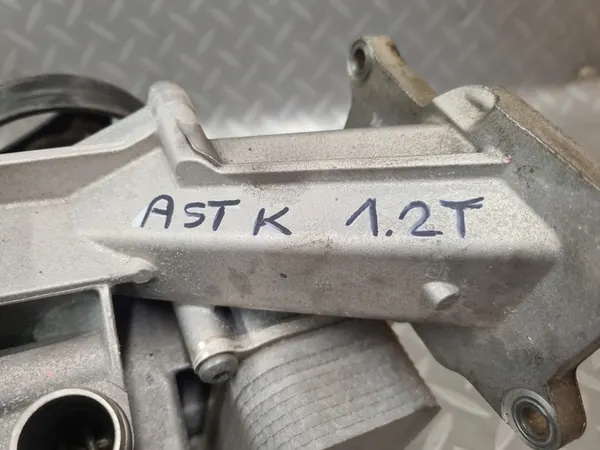 Oljekylare med termostatkåpa Opel Astra K 1.2 Turbo image 7