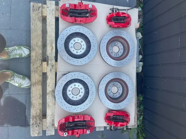 Freios Dianteiros Maserati Ghibli Discos Pastilhas Pinças OEM image 2