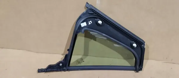 OEM SZYBA LEWA DRZWI LEWY TYŁ VOLKSWAGEN VW ID.4 ID4 22r TRÓJKĄTNA TRÓJKĄT - Linker Achterdeur Ruit image 3