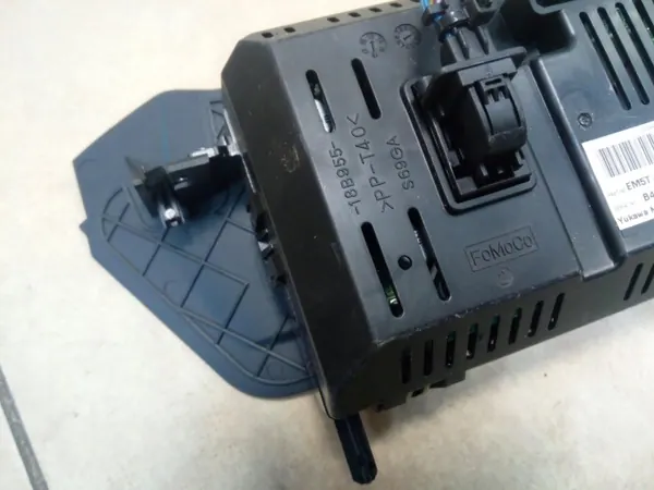 Ford Kuga MK2 radionäyttö OEM EM5T-18B955-GC image 6