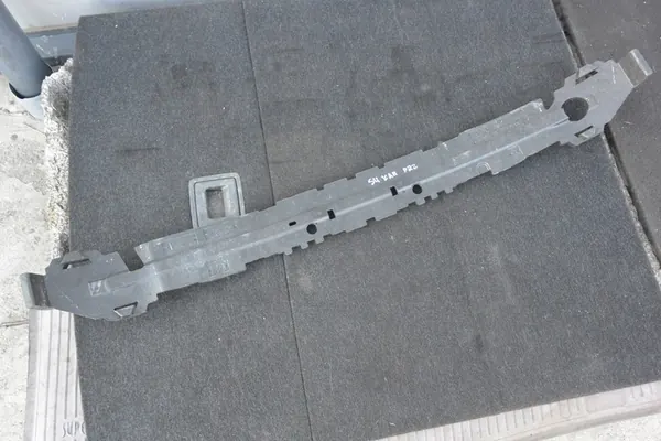 Audi A5 Etupuskuri Iskuvaimennin OE 8W6807550D image 5