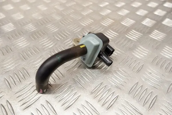 Undertrycksventil Toyota Yaris Cross OEM 90910-TC005 image 3