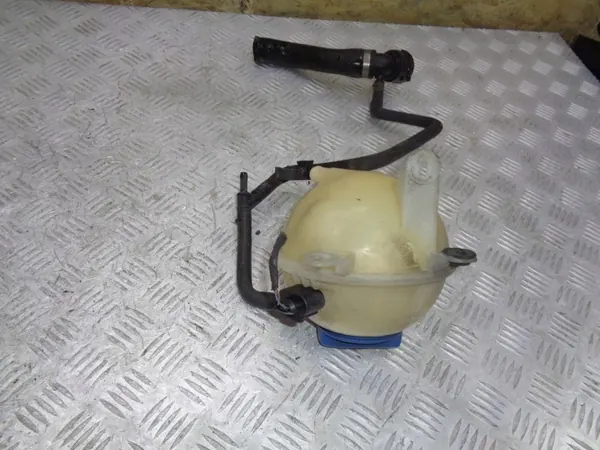 Réservoir de liquide de refroidissement OEM 8Z0121407C Audi A2 image 4