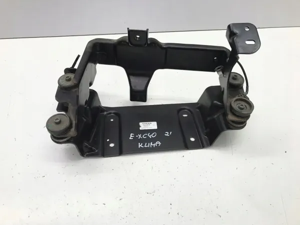 Support Pompe Climatisation Volvo OE 32275530 image 2