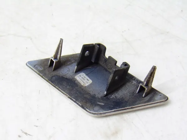 Tappo lavavetri anteriore destro Skoda Octavia VRS image 3