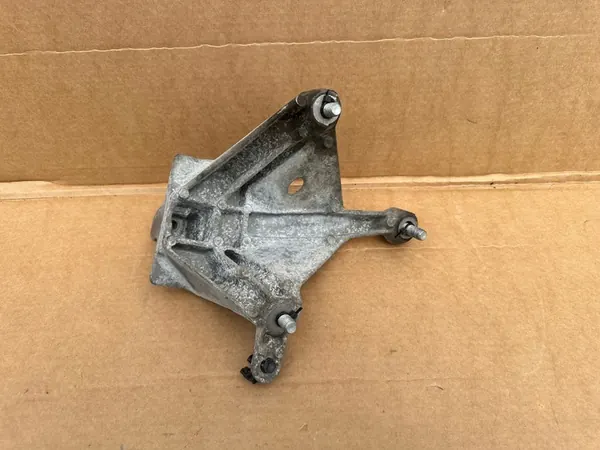 Vaihteiston tuki RENAULT MEGANE III 1.6-16V 112530003R image 3