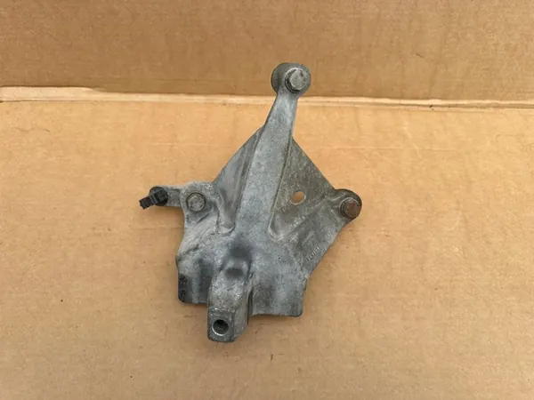 Vaihteiston tuki RENAULT MEGANE III 1.6-16V 112530003R image 4