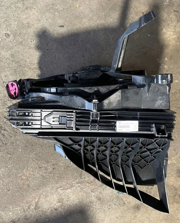 Porsche Taycan Ilmastointikompressori OEM 9J1260403 image 3