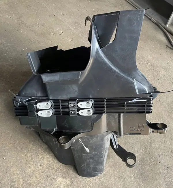 Porsche Taycan Ilmastointikompressori OEM 9J1260403 image 7