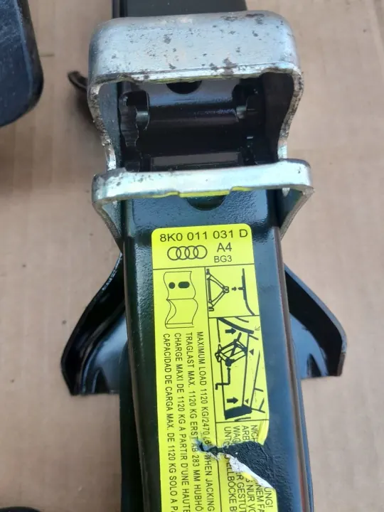 Cric de roue de secours OEM 8K0011031D pour Audi A4 B8 image 4