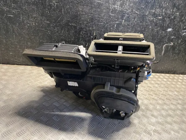 Jeep Compass 2020 Fläktkåpa OEM 00521546110 image 4