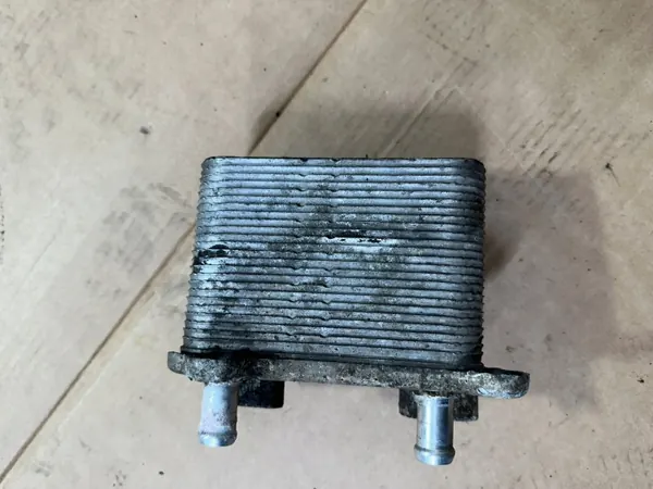 Oliekoeler OEM A1645001400 voor Mercedes W164 6.3 AMG image 4
