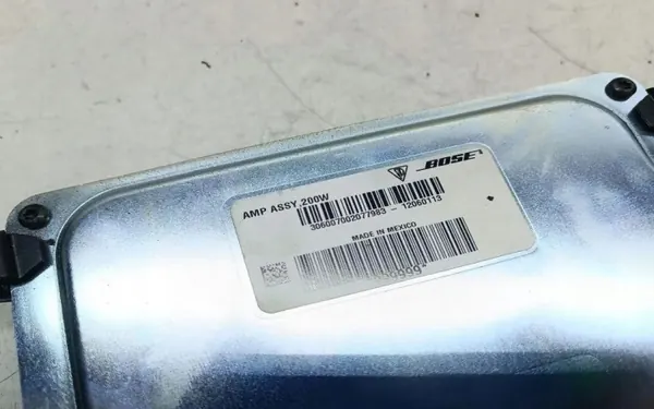 Bose-versterker OEM 3060070020 voor Porsche Cayenne image 3