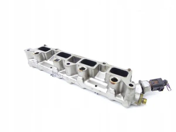 Rampe d'injection 1.4 TSI CAX VW Touran Golf VI Passat Altea image 3