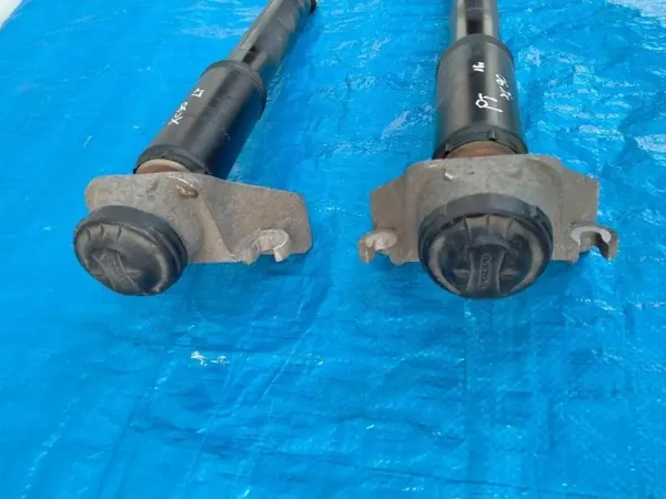 Volvo XC90 II Hinterer Stoßdämpfer OEM 310126170955 image 5