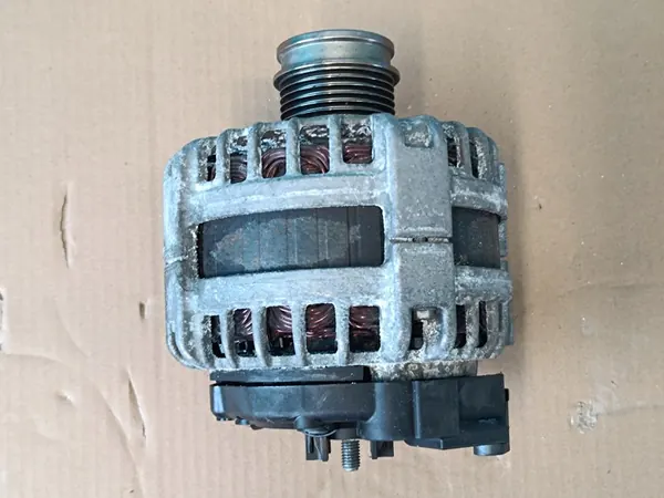 VW Passat B8 Variant 1.5 TSI Vaihtovirtageneraattori 05E903027A image 4