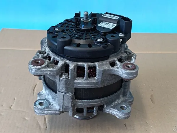 VW Passat B8 Variant 1.5 TSI Vaihtovirtageneraattori 05E903027A image 8