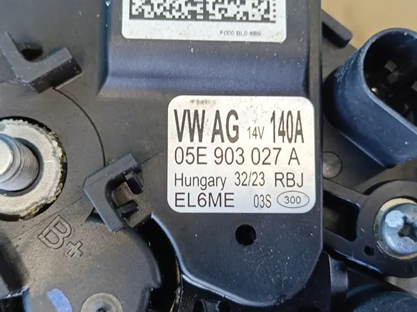 VW Passat B8 Variant 1.5 TSI Vaihtovirtageneraattori 05E903027A image 9