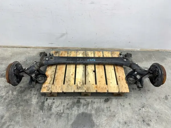 Viga suspensión trasera Skoda Fabia III OEM MMAUTKO-28402 image 2