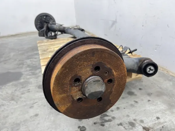 Viga suspensión trasera Skoda Fabia III OEM MMAUTKO-28402 image 4