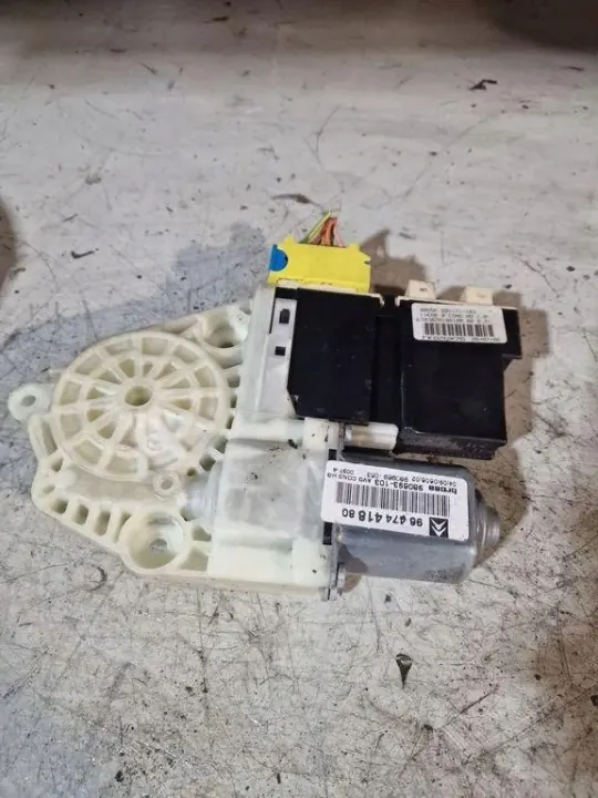 Motor de ventanilla delantera izquierda OEM 985171103 image 3