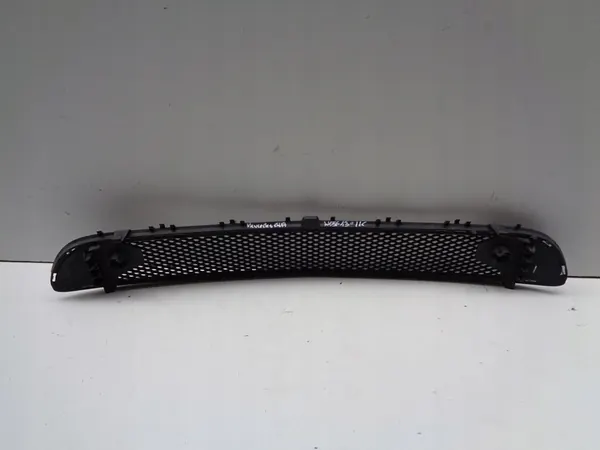 Rejilla de parachoques Mercedes GLA W156 13-16 A1568853122 image 2