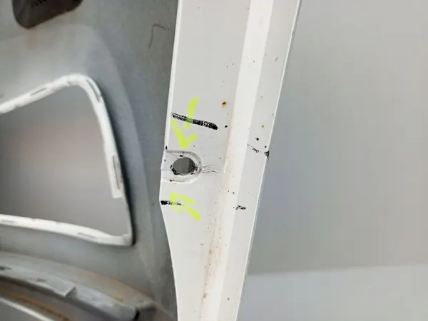 VOLVO XC60 II Paraurti Anteriore 2016- OEM 31425160 image 10