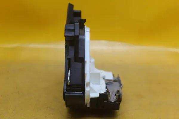 Linke Hintertürschloss Skoda Rapid 7 Pins image 9