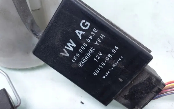 Bomba de combustível Volkswagen 1K0919051BH image 6