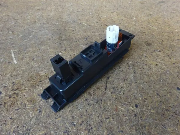 Tomada Aux Audi A3 8P OEM 8P0863284D 8P0863284B image 3