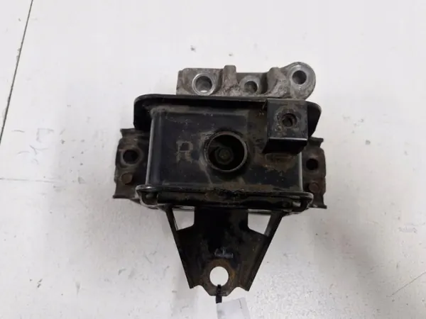 Mitsubishi Moottorin Kiinnike Oikea - Käytetty OE Osa image 5