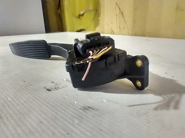 Potentiomètre OEM 04593610AA pour Chrysler 300C Jeep image 4
