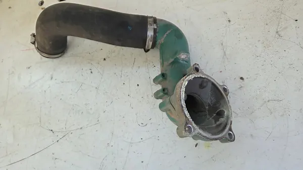 Tuyau de Pompe à Eau D13K Volvo FH4 FH5 Renault Range T image 2