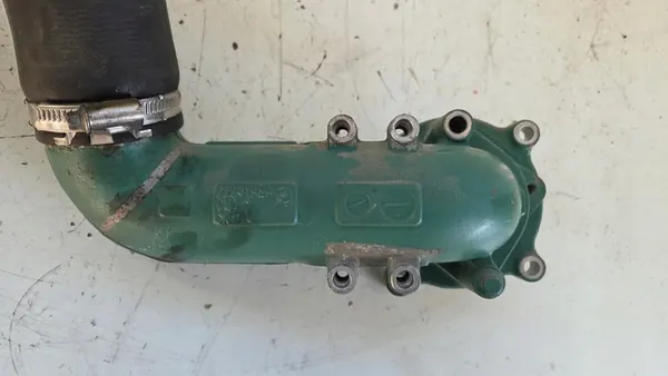 Tuyau de Pompe à Eau D13K Volvo FH4 FH5 Renault Range T image 3