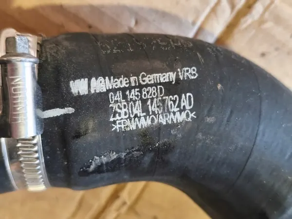 VW Audi Seat 2.0 TDI Intercoolerrör OEM 04L145828D image 4