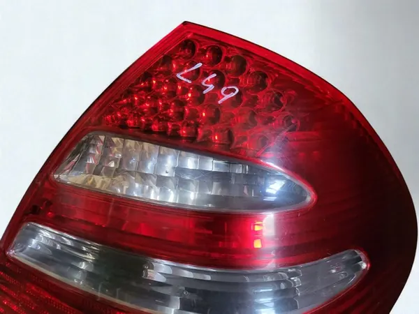 MERCEDES E-KLASA W211 SEDAN 02-06 RECHTER LED-LAMP A2118200664 image 3