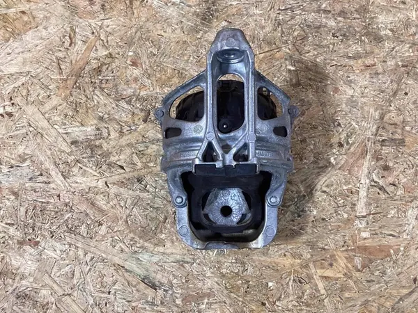 Porsche Cayenne 2020 Right Front Brackets and Supports image 4