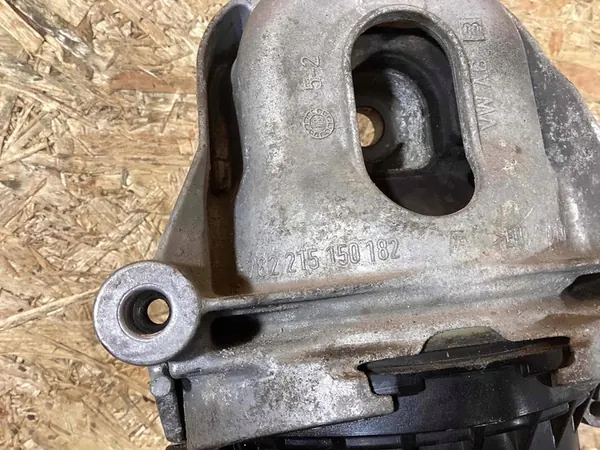 Porsche Cayenne 2020 Right Front Brackets and Supports image 5
