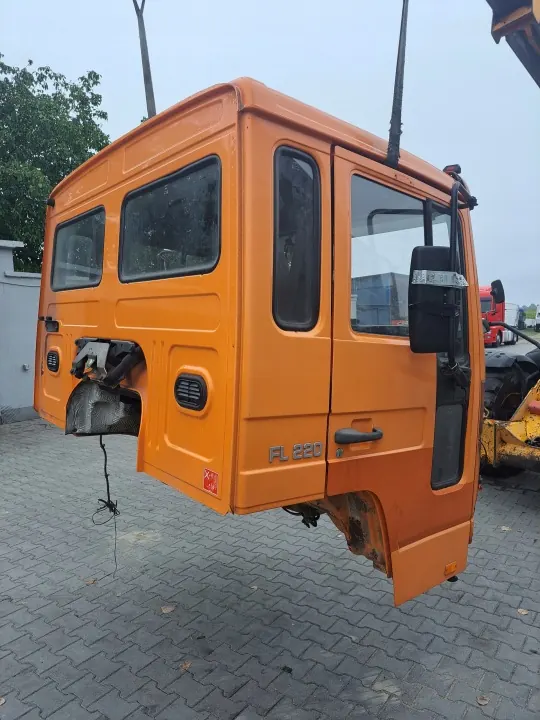 Begagnad daghytt OEM KOMPLETNA DZIENNA VOLVO FL 6 00-06 image 6