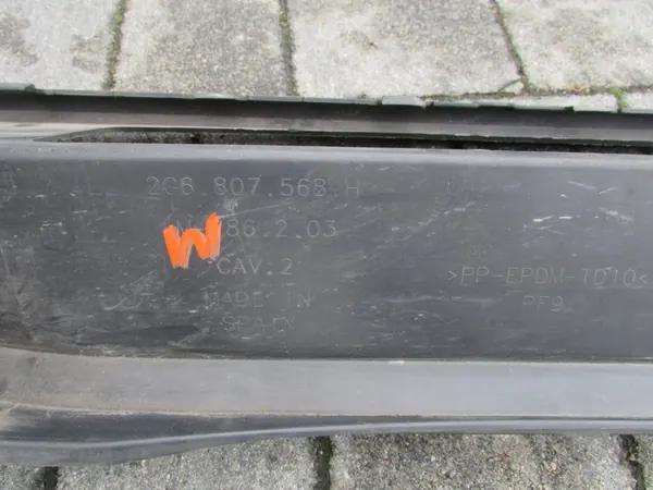 VW POLO VI 2017- Spoiler de parachoques trasero 2G6807568H image 2